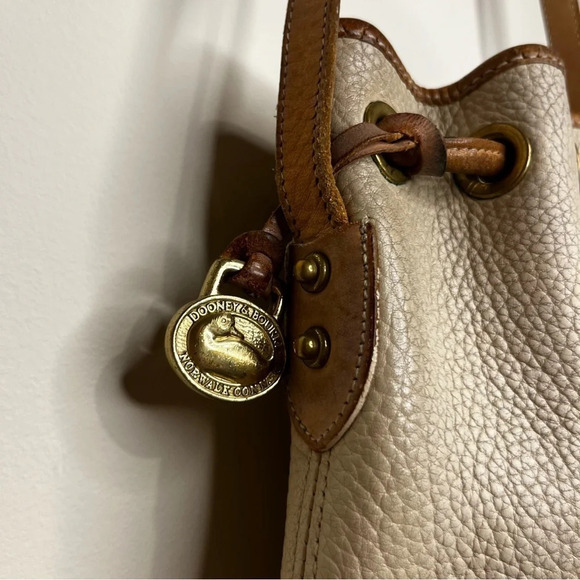 VTG DOONEY & BOURKE Pebbled Leather Bucket Bag Satchel - Picture 7 of 16